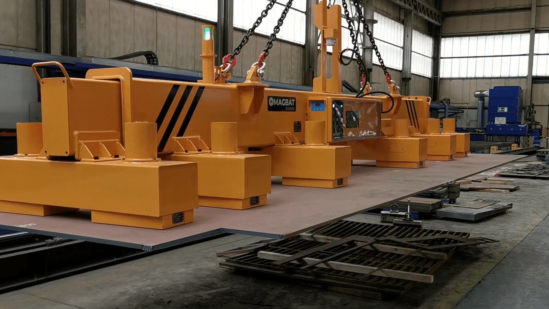 LIFTING MAGNETS FOR STEEL PLATES